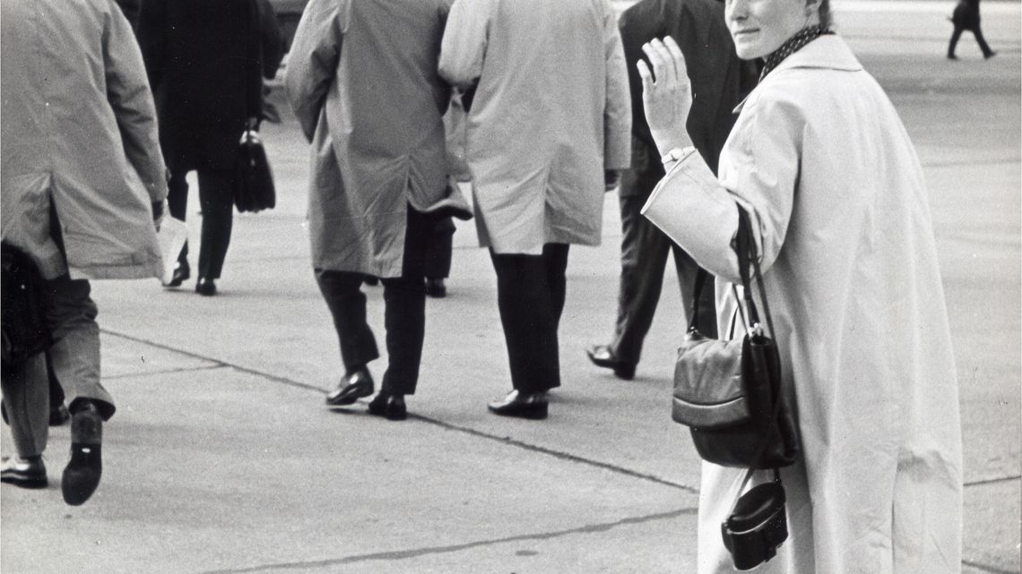 Text auf Rückseite vom original Fotoabzug:DÜ 37/5289, Die Reproduktion dieses Bildes ist nur durch Zahlung des üblichen Honorars und Einsendung eines Belegexemplars zu erwerbenHans Lachmann, Fotos für Presse und Industrie, Düsseldorf- Urdenbach, Jägerei 15, Tel. 717003, Postscheckkonto Essen 34586Diakonische Arbeitsgemeinschaft, Evangelischer Kirchen in Deutschland, Brot für die Welt, 7 Stuttgart O, Gerokstr. 17